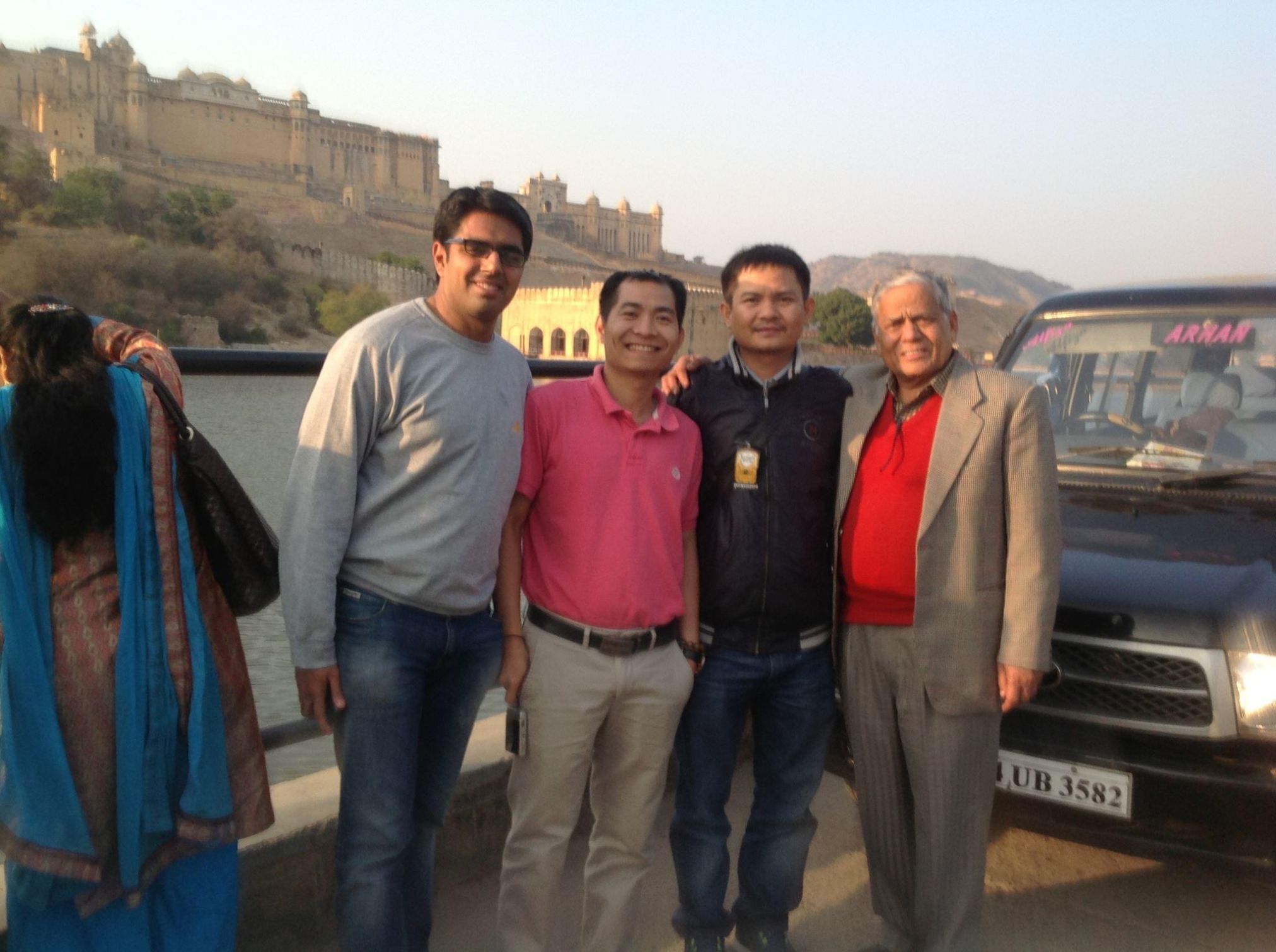 Hợp tác với Ấn Độ