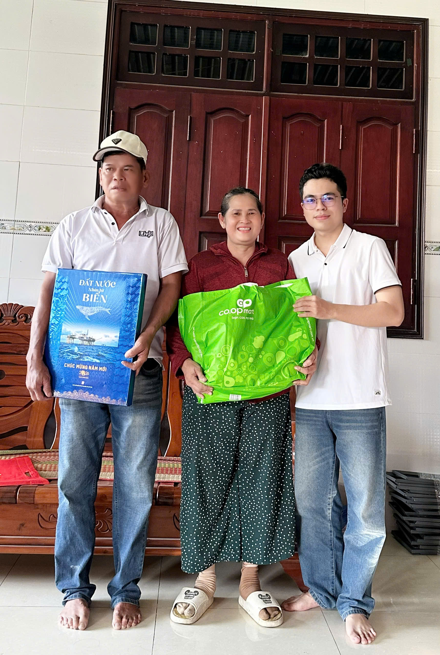 HOẠT ĐỘNG TẶNG QUÀ TẾT 2026 CHO CÁC NÔNG HỘ TẠI TÂY NINH