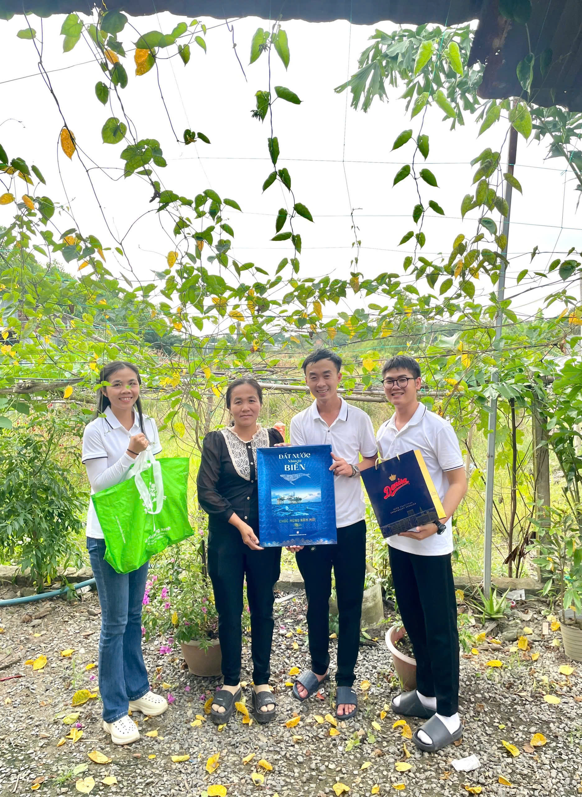 HOẠT ĐỘNG TẶNG QUÀ TẾT 2026 CHO CÁC NÔNG HỘ TẠI BÌNH THUẬN, NINH THUẬN VÀ VŨNG TÀU